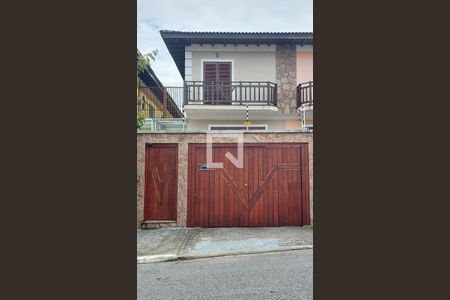 Casa para alugar com 250m², 3 quartos e 4 vagasFachada