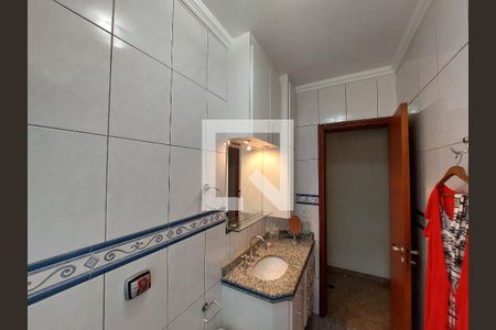 Casa para alugar com 250m², 3 quartos e 4 vagasBanheiro 2