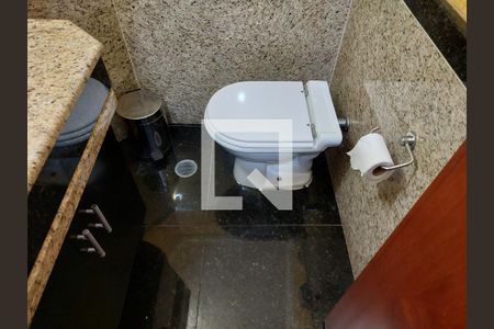 Casa para alugar com 250m², 3 quartos e 4 vagasBanheiro área gourmet 