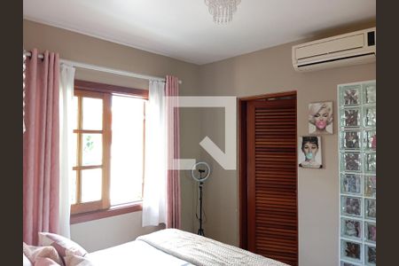 Casa à venda com 175m², 3 quartos e 4 vagas Casa à venda com 175m², 3 quartos e 4 vagasSuíte