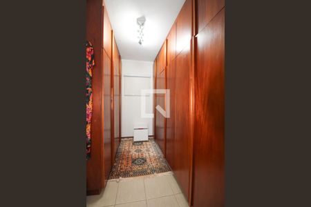 Casa de condomínio à venda com 340m², 5 quartos e 3 vagasQuarto 4 (suíte) - Closet