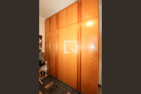 Casa de condomínio à venda com 340m², 5 quartos e 3 vagasQuarto 1