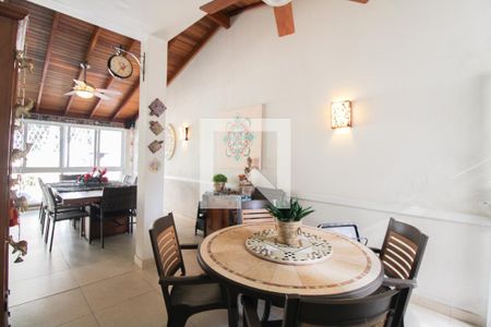 Casa de condomínio à venda com 340m², 5 quartos e 3 vagasSalão de festas