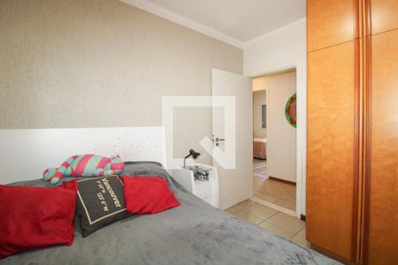 Casa de condomínio à venda com 340m², 5 quartos e 3 vagasQuarto 2 (suíte)