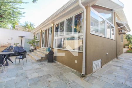 Casa de condomínio à venda com 340m², 5 quartos e 3 vagasQuintal