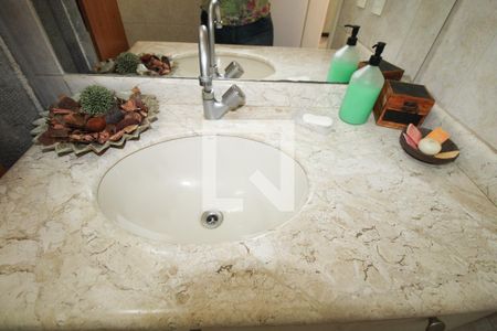 Casa de condomínio à venda com 340m², 5 quartos e 3 vagasBanheiro do Quarto 5 (suíte)