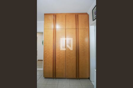 Casa de condomínio à venda com 340m², 5 quartos e 3 vagasQuarto 2 (suíte)