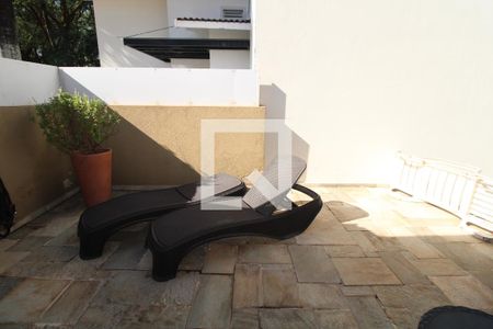 Casa de condomínio à venda com 340m², 5 quartos e 3 vagasCorredor externo - Área de luz