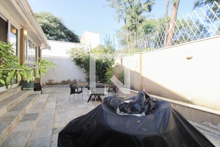 Casa de condomínio à venda com 340m², 5 quartos e 3 vagasQuintal