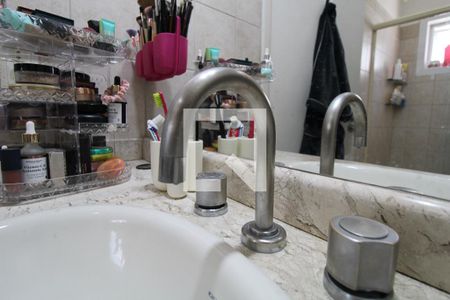 Casa de condomínio à venda com 340m², 5 quartos e 3 vagasBanheiro do Quarto 2 (suíte)