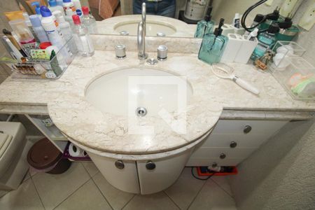 Casa de condomínio à venda com 340m², 5 quartos e 3 vagasBanheiro do Quarto 3 (suíte)