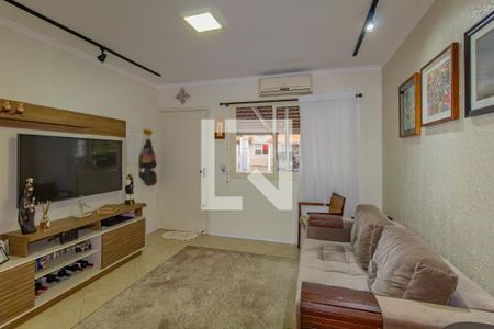 Sala de casa de condomínio à venda com 2 quartos, 66m² em Rio Branco, Canoas