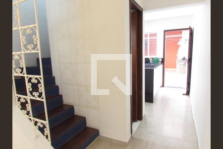 Detalhe Sala de casa para alugar com 2 quartos, 120m² em Jardim Monte Kemel, São Paulo