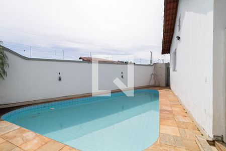 Casa para alugar com 480m², 3 quartos e 6 vagas Casa para alugar com 480m², 3 quartos e 6 vagasPiscina
