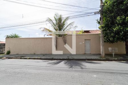 Casa para alugar com 480m², 3 quartos e 6 vagas Casa para alugar com 480m², 3 quartos e 6 vagasFachada