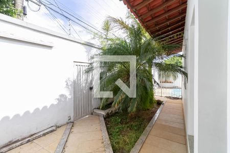 Casa para alugar com 480m², 3 quartos e 6 vagas Casa para alugar com 480m², 3 quartos e 6 vagasEntrada