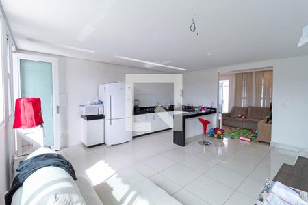 Casa para alugar com 480m², 3 quartos e 6 vagas Casa para alugar com 480m², 3 quartos e 6 vagasCozinha