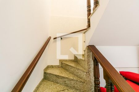 Escadas de casa à venda com 3 quartos, 195m² em Penha de França, São Paulo