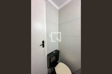 Casa à venda com 200m², 4 quartos e 3 vagas Casa à venda com 200m², 4 quartos e 3 vagasLavabo