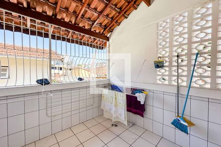 Casa à venda com 200m², 4 quartos e 3 vagas Casa à venda com 200m², 4 quartos e 3 vagasÁrea de Serviço