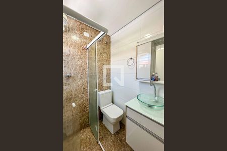 Casa à venda com 200m², 4 quartos e 3 vagas Casa à venda com 200m², 4 quartos e 3 vagasBanheiro da Suíte 2