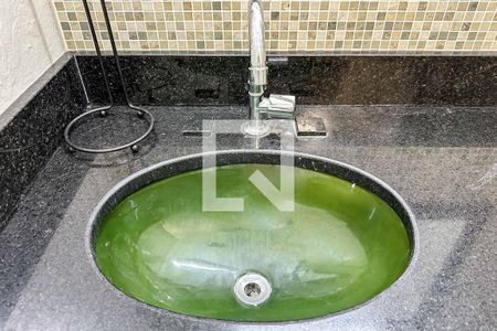 Casa à venda com 200m², 4 quartos e 3 vagas Casa à venda com 200m², 4 quartos e 3 vagasLavabo