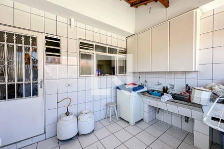 Casa à venda com 200m², 4 quartos e 3 vagas Casa à venda com 200m², 4 quartos e 3 vagasÁrea de Serviço