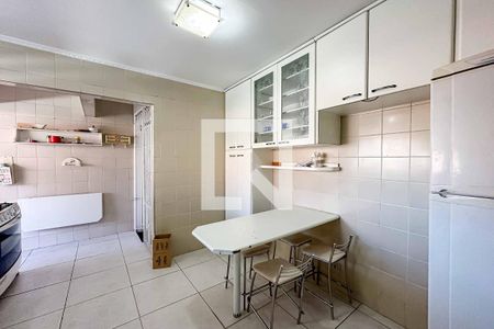 Casa à venda com 200m², 4 quartos e 3 vagas Casa à venda com 200m², 4 quartos e 3 vagasCozinha