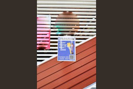 Casa à venda com 200m², 4 quartos e 3 vagas Casa à venda com 200m², 4 quartos e 3 vagasFachada