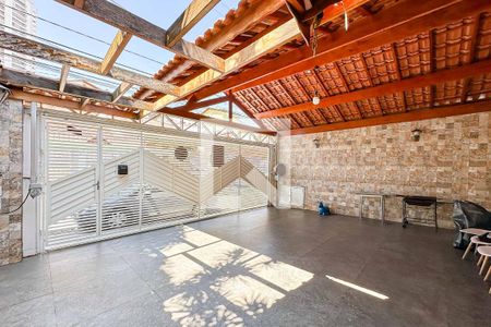 Casa à venda com 200m², 4 quartos e 3 vagas Casa à venda com 200m², 4 quartos e 3 vagasGaragem