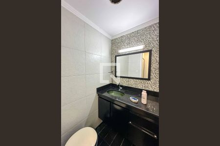 Casa à venda com 200m², 4 quartos e 3 vagas Casa à venda com 200m², 4 quartos e 3 vagasLavabo