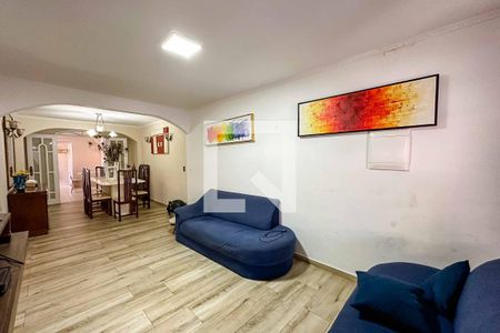 Sala de casa à venda com 4 quartos, 200m² em Conjunto Residencial Santa Terezinha, São Paulo