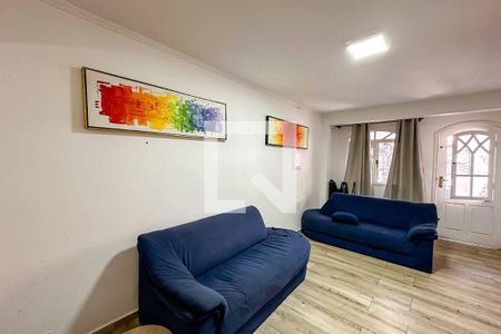 Sala de casa à venda com 4 quartos, 200m² em Conjunto Residencial Santa Terezinha, São Paulo