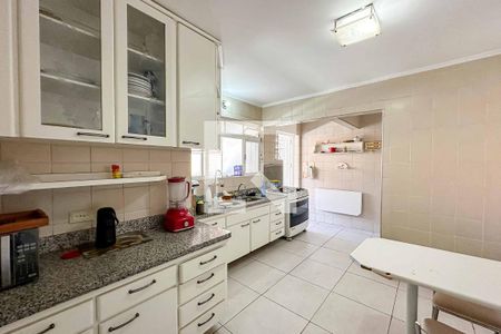 Casa à venda com 200m², 4 quartos e 3 vagas Casa à venda com 200m², 4 quartos e 3 vagasCozinha