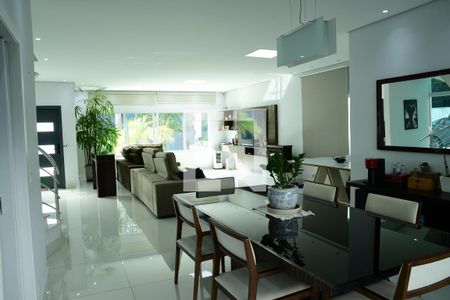 Casa de condomínio para alugar com 520m², 6 quartos e 4 vagasSala