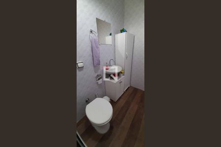 Casa à venda com 150m², 3 quartos e 3 vagas Casa à venda com 150m², 3 quartos e 3 vagasBanheiro