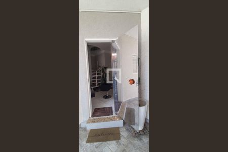 Casa à venda com 150m², 3 quartos e 3 vagas Casa à venda com 150m², 3 quartos e 3 vagasVista