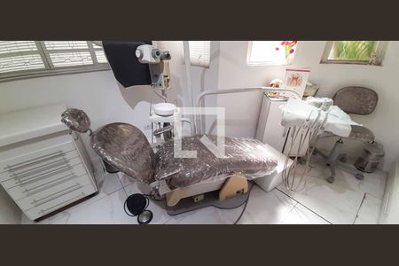 Casa à venda com 150m², 3 quartos e 3 vagas Casa à venda com 150m², 3 quartos e 3 vagasDetalhe da área de serviço