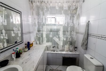 Casa à venda com 280m², 3 quartos e 4 vagasBanheiro da Suíte Quarto 3