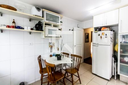 Casa à venda com 280m², 3 quartos e 4 vagasCozinha - Armários