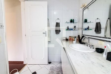 Casa à venda com 280m², 3 quartos e 4 vagasBanheiro da Suíte Quarto 3