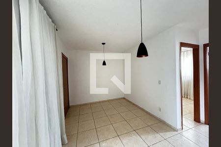 Sala de apartamento para alugar com 2 quartos, 44m² em Chacaras Reunidas Santa Terezinha, Contagem