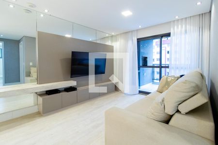 Sala de TV de apartamento para alugar com 2 quartos, 76m² em Centro, Curitiba
