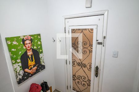 Apartamento para alugar com 53m², 2 quartos e sem vagaEscada