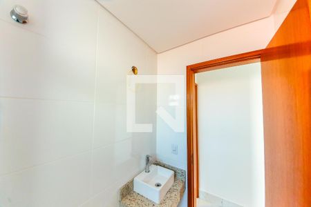 Apartamento à venda com 46m², 2 quartos e sem vaga Apartamento à venda com 46m², 2 quartos e sem vagaBanheiro