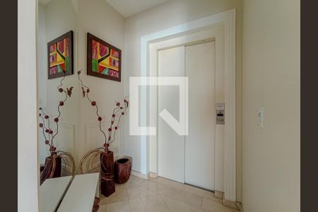 Apartamento para alugar com 160m², 3 quartos e 4 vagas Apartamento para alugar com 160m², 3 quartos e 4 vagasHall de Entrada