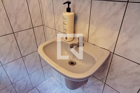 Casa para alugar com 250m², 3 quartos e 1 vaga Casa para alugar com 250m², 3 quartos e 1 vagaBanheiro 2