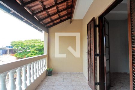 Casa para alugar com 250m², 3 quartos e 1 vaga Casa para alugar com 250m², 3 quartos e 1 vagaVaranda