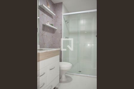 Banheiro de kitnet/studio para alugar com 1 quarto, 26m² em Mirandópolis, São Paulo