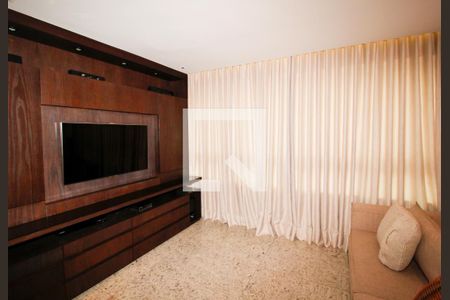 Apartamento à venda com 262m², 4 quartos e 4 vagas Apartamento à venda com 262m², 4 quartos e 4 vagasSala